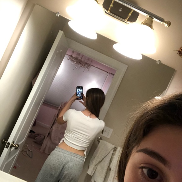 White crop top - Picture 3 of 3